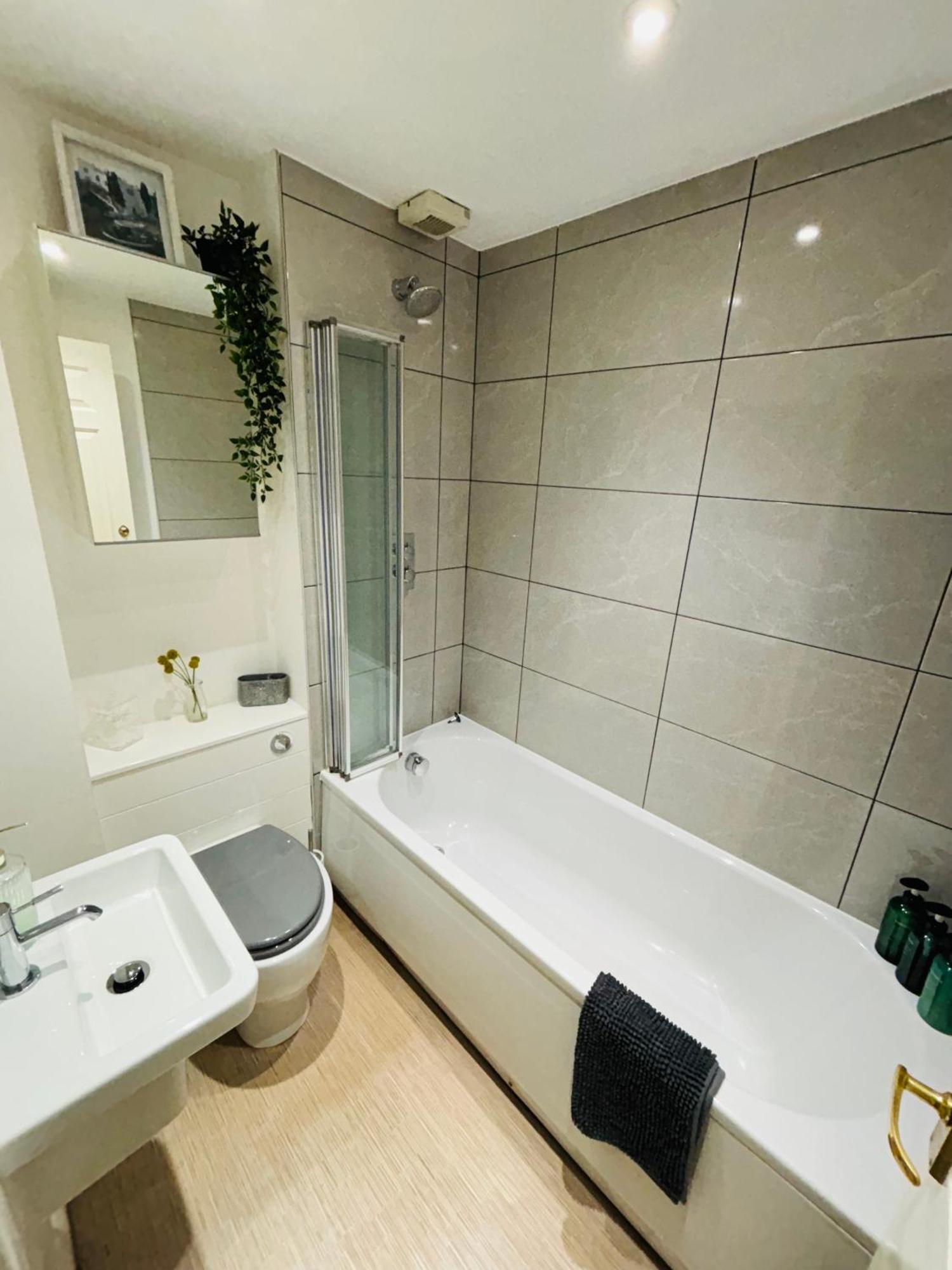 County House City Centre With Parking Sleeps 4 York Ngoại thất bức ảnh